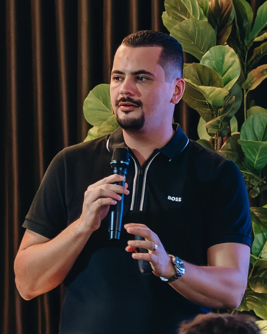 Max Cazonato, anfitrião do Grupo Master Seller
